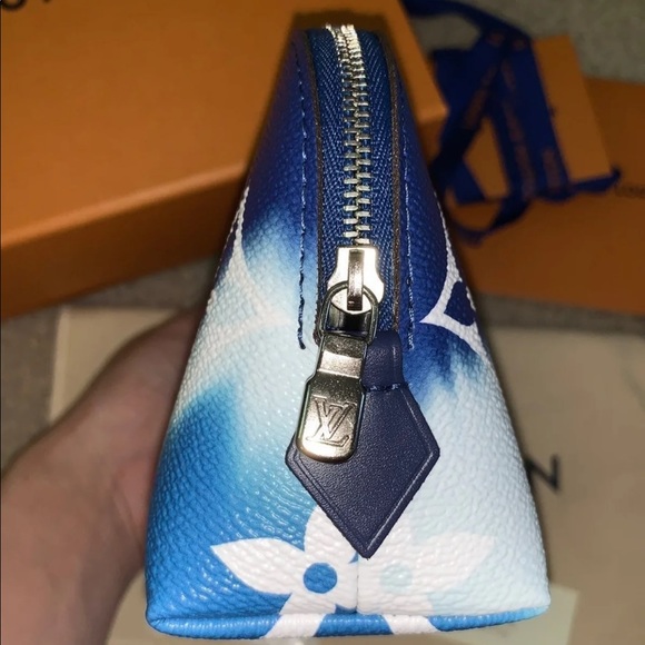 Louis Vuitton Escale Pochette Cosmetique - Picture 2 of 5